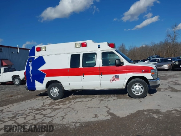2009 Ford E-Series Commercial z VIN 1FDSS34P09DA67288, wystawiony jako IAAI lot #41332474 z przebiegiem 490 612 mil mil oraz . Historia ofert i sprzedaży dostępna na DreamBid. Obrazek 13.