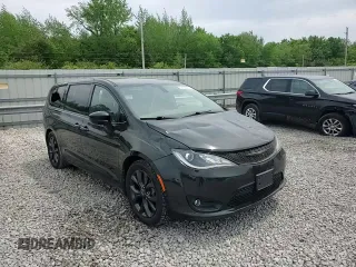 2020 Chrysler Pacifica Touring with VIN 2C4RC1FGXLR149096, listed as a Copart auction lot 53756505 with 220,515 mi miles and Salvage title. Bid and sale history available at DreamBid. Image 14.