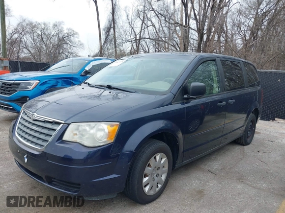 2008 Chrysler Town & Country LX with VIN 2A8HR44H68R743840, listed as a IAAI auction lot 41829643 with 183,696 mi miles. Bid and sale history available at carsss.com. Image 2.