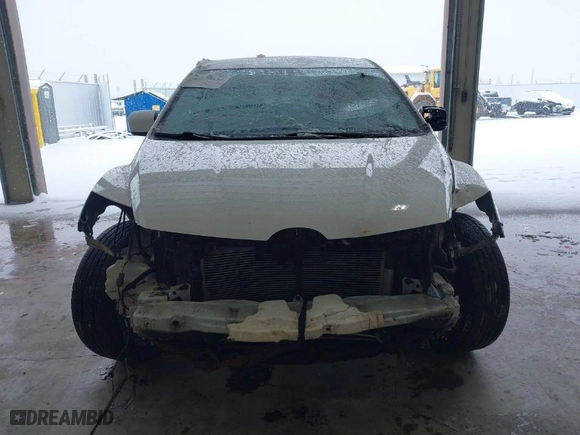 2011 Mazda CX-7 i SV with VIN JM3ER2AM6B0409168, listed as a IAAI auction lot 41573634 with 135,238 mi miles. Bid and sale history available at carsss.com. Image 13.