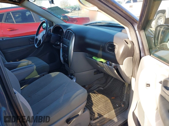 2007 Chrysler Town & Country LWB Touring with VIN 2A4GP54L87R280451, listed as a IAAI auction lot 41824129 with 150,676 mi miles. Bid and sale history available at carsss.com. Image 5.