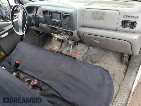 1999 Ford F-250 XL with VIN 1FTNF21F8XEE75010, listed as a Copart auction lot 54532975 with 239,935 mi miles and Salvage title. Bid and sale history available at DreamBid. Image 8.