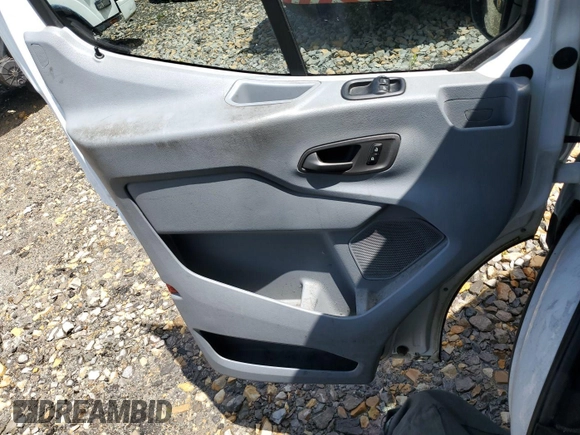 2018 Ford Transit z VIN 1FTYR1YG2JKA87504, wystawiony jako IAAI lot #42679100 z przebiegiem 139 835 mil mil oraz . Historia ofert i sprzedaży dostępna na DreamBid. Obrazek 24.