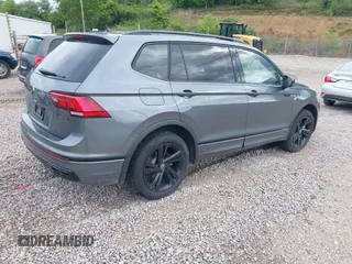 2024 Volkswagen Tiguan SE R-Line Black with VIN 3VV8B7AX1RM181025, listed as a IAAI auction lot 42131070 with 5,497 mi miles and . Bid and sale history available at DreamBid. Image 4.