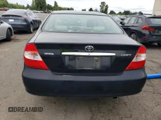 2004 Toyota Camry LE z VIN 4T1BE32KX4U380789, wystawiony jako Copart lot #57142645 z przebiegiem 226 106 mil mil oraz Szkoda całkowita • Salvage title. Historia ofert i sprzedaży dostępna na DreamBid. Obrazek 6.