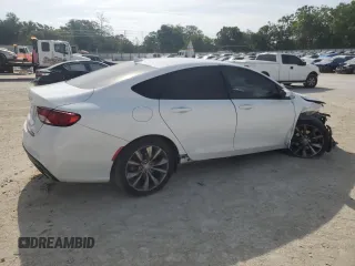 2015 Chrysler 200 S z VIN 1C3CCCBB2FN529146, wystawiony jako Copart lot #53853455 z przebiegiem 108 759 mil mil oraz Szkoda całkowita • Salvage title. Historia ofert i sprzedaży dostępna na DreamBid. Obrazek 3.