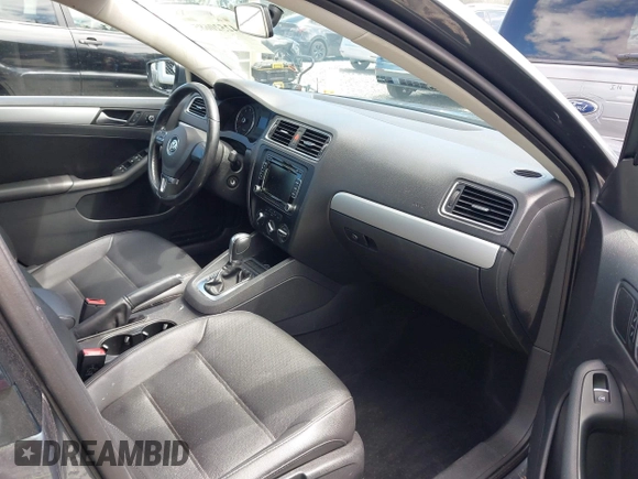 2013 Volkswagen Jetta SE with VIN 3VWDP7AJ3DM372896, listed as a IAAI auction lot 42520685 with 127,143 mi miles and . Bid and sale history available at DreamBid. Image 5.