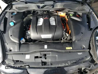 2016 Porsche Cayenne S E-Hybrid z VIN WP1AE2A29GLA17128, wystawiony jako Copart lot #87010884 z przebiegiem 130 895 mil mil oraz Szkoda całkowita • Salvage title. Historia ofert i sprzedaży dostępna na DreamBid. Obrazek 14.