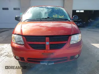 2005 Dodge Grand Caravan with VIN 2D4G944L75R310409, listed as a IAAI auction lot 41781132 with 128,120 mi miles and . Bid and sale history available at DreamBid. Image 12.