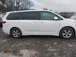 2018 Toyota Sienna LE Auto Access Seat with VIN 5TDKZ3DC7JS962959, listed as a IAAI auction lot 41614517 with 89,362 mi miles. Bid and sale history available at carsss.com. Image 13.