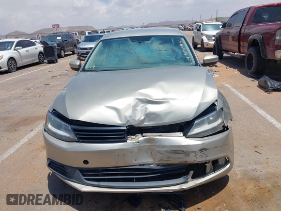 2014 Volkswagen Jetta SE with VIN 3VWD17AJ2EM314622, listed as a IAAI auction lot 42358394 with 105,654 mi miles and . Bid and sale history available at DreamBid. Image 12.