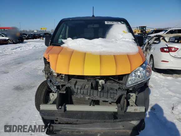 2017 Nissan NV200 SV z VIN 3N6CM0KN4HK714189, wystawiony jako Copart lot #86330134 z przebiegiem 61 735 mil mil oraz Szkoda całkowita • Salvage title. Historia ofert i sprzedaży dostępna na DreamBid. Obrazek 5.