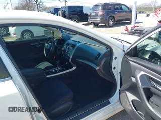 2014 Nissan Altima SV with VIN 1N4AL3AP7EC175558, listed as a IAAI auction lot 41903416 with 214,217 mi miles and . Bid and sale history available at carsss.com. Image 5.