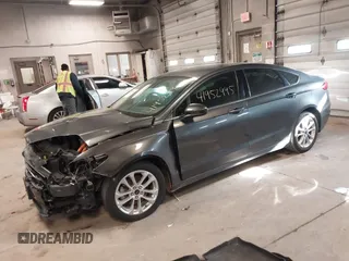 2020 Ford Fusion SE z VIN 3FA6P0LU4LR118809, wystawiony jako IAAI lot #41952995 z przebiegiem 35 353 mil mil oraz . Historia ofert i sprzedaży dostępna na DreamBid. Obrazek 18.