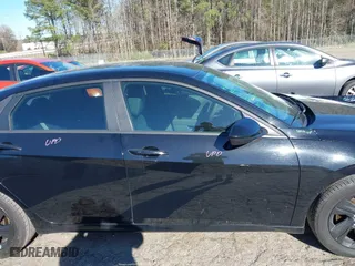 2021 Hyundai Elantra SEL with VIN 5NPLM4AG6MH001022, listed as a IAAI auction lot 41858101 with 62,372 mi miles. Bid and sale history available at carsss.com. Image 13.