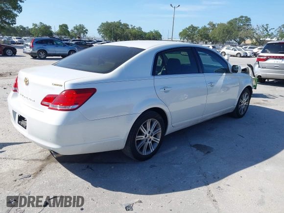 2007 Toyota Avalon XL z VIN 4T1BK36B77U223227, wystawiony jako IAAI lot #42130436 z przebiegiem 130 211 mil mil oraz . Historia ofert i sprzedaży dostępna na DreamBid. Obrazek 4.