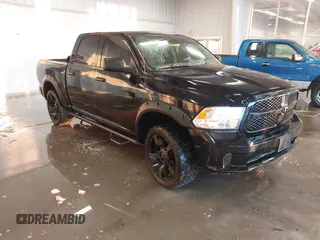 2013 Ram 1500 Express z VIN 1C6RR7KT7DS608726, wystawiony jako IAAI lot #41318775 z przebiegiem 141 864 mil mil oraz . Historia ofert i sprzedaży dostępna na DreamBid. Obrazek 1.