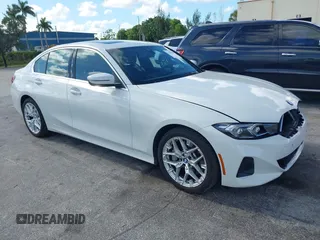 2025 BMW 3 Series 330i z VIN 3MW69CW02S8E96501, wystawiony jako IAAI lot #42586210 z przebiegiem 10 953 mil mil oraz . Historia ofert i sprzedaży dostępna na DreamBid. Obrazek 1.
