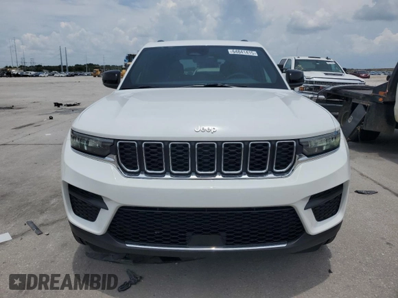 2025 Jeep Grand Cherokee Altitude with VIN 1C4RJGAGXSC281508, listed as a Copart auction lot 64841415 with 2,231 mi miles and Salvage title. Bid and sale history available at DreamBid. Image 5.