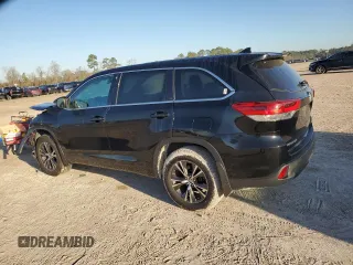 2017 Toyota Highlander LE with VIN 5TDZZRFH4HS233645, listed as a Copart auction lot 48684015 with 113,418 mi miles and Salvage title. Bid and sale history available at DreamBid. Image 2.