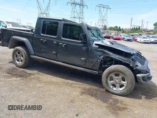 2021 Jeep Gladiator Freedom с VIN 1C6HJTAG3ML557932, выставлен на аукционе IAAI как лот 42150245 с пробегом 26 656 миль миль и . История ставок и продаж доступна на DreamBid. Изображение 1.