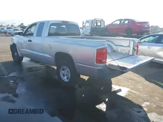 2008 Dodge Dakota ST with VIN 1D7HE22KX8S626188, listed as a IAAI auction lot 41454772 with 215,297 mi miles and . Bid and sale history available at carsss.com. Image 3.