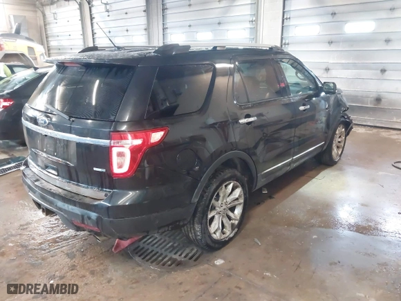 2013 Ford Explorer Limited with VIN 1FM5K8F84DGA84084, listed as a IAAI auction lot 41859534 with 220,437 mi miles. Bid and sale history available at carsss.com. Image 4.