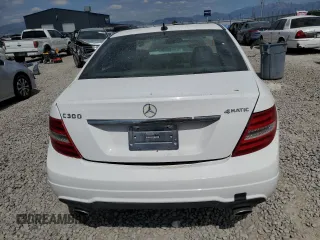 2013 Mercedes-Benz C 300 Sport z VIN WDDGF8AB1DR286864, wystawiony jako Copart lot #62366405 z przebiegiem 107 546 mil mil oraz Szkoda całkowita • Salvage title. Historia ofert i sprzedaży dostępna na DreamBid. Obrazek 6.