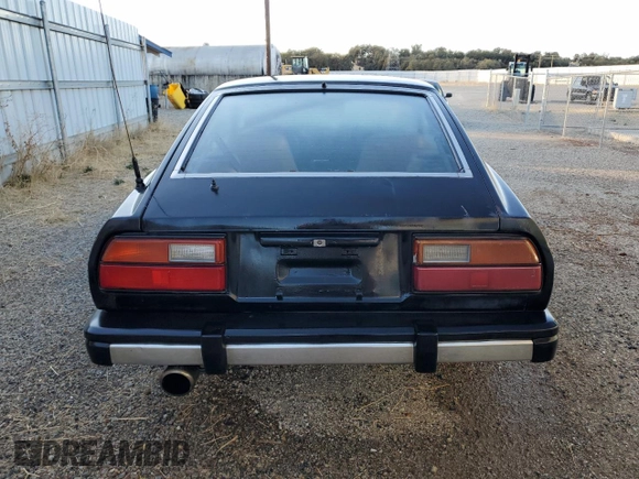 1981 Datsun 280ZX z VIN JN1HZ04S8BX265704, wystawiony jako Copart lot #71597844 z przebiegiem 251 218 mil mil oraz Tytuł czysty. Historia ofert i sprzedaży dostępna na DreamBid. Obrazek 6.