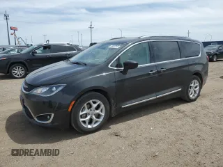 2020 Chrysler Pacifica Touring L Plus z VIN 2C4RC1EG5LR102236, wystawiony jako Copart lot #55455745 z przebiegiem 96 831 mil mil oraz Szkoda całkowita • Salvage title. Historia ofert i sprzedaży dostępna na DreamBid. Obrazek 1.
