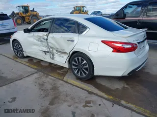 2017 Nissan Altima 2.5 SV with VIN 1N4AL3AP2HC219101, listed as a IAAI auction lot 41313212 with 98,092 mi miles. Bid and sale history available at carsss.com. Image 3.