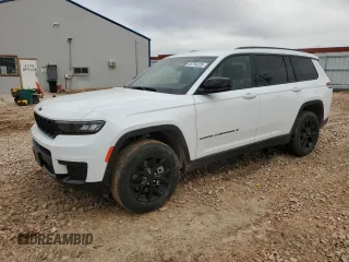 2024 Jeep Grand Cherokee Altitude z VIN 1C4RJKAG2R8609472, wystawiony jako Copart lot #46704225 z przebiegiem 5 713 mil mil oraz Szkoda całkowita • Salvage title. Historia ofert i sprzedaży dostępna na DreamBid. Obrazek 1.