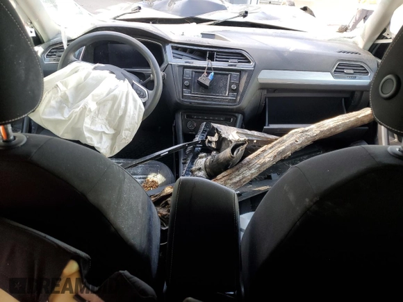 2022 Volkswagen Tiguan S z VIN 3VV0B7AX1NM071101, wystawiony jako Copart lot #52790005 z przebiegiem Nie podano mil oraz Szkody całkowita. Historia ofert i sprzedaży dostępna na DreamBid. Obrazek 8.