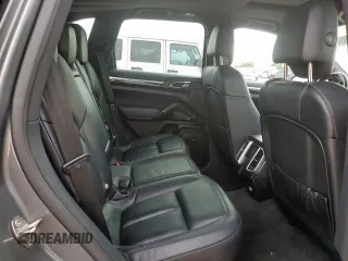 2016 Porsche Cayenne с VIN WP1AA2A24GLA03925, выставлен на аукционе Copart как лот 64500895 с пробегом 93 527 миль миль и Списание • Salvage title. История ставок и продаж доступна на DreamBid. Изображение 11.
