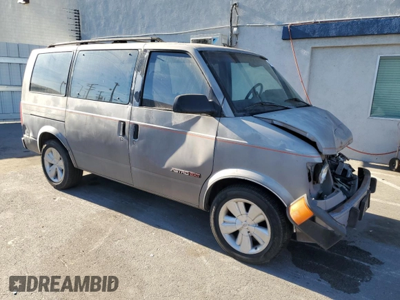 1992 Chevrolet Astro with VIN 1GNDM19Z3NB219051, listed as a Copart auction lot 41997675 with 242,745 mi miles and Salvage Title. Bid and sale history available at carsss.com. Image 4.