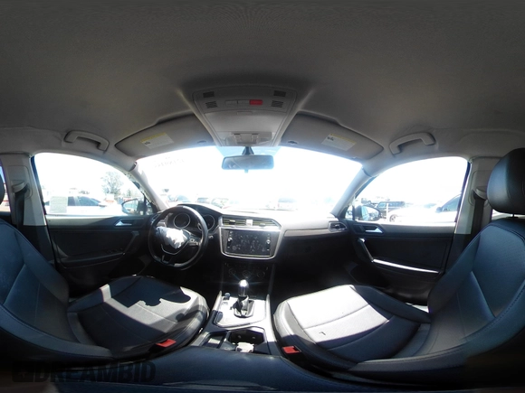 2018 Volkswagen Tiguan SEL z VIN 3VV3B7AX3JM210300, wystawiony jako IAAI lot #42189355 z przebiegiem 83 802 mil mil oraz . Historia ofert i sprzedaży dostępna na DreamBid. Obrazek 18.