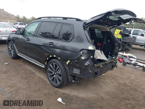 2021 BMW X7 xDrive40i z VIN 5UXCW2C02M9D83199, wystawiony jako IAAI lot #41556053 z przebiegiem 38 926 mil mil oraz . Historia ofert i sprzedaży dostępna na DreamBid. Obrazek 3.