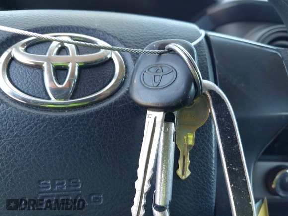 2017 Toyota Tacoma SR z VIN 5TFSX5EN0HX048395, wystawiony jako IAAI lot #42135991 z przebiegiem 241 282 mil mil oraz . Historia ofert i sprzedaży dostępna na DreamBid. Obrazek 11.