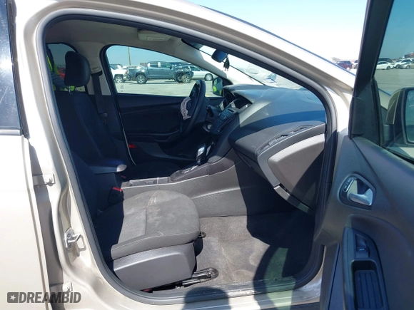 2017 Ford Focus SE with VIN 1FADP3K20HL215777, listed as a IAAI auction lot 41597028 with 137,248 mi miles. Bid and sale history available at carsss.com. Image 5.