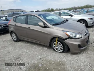 2012 Hyundai Accent GS z VIN KMHCT5AE0CU015960, wystawiony jako Copart lot #52250035 z przebiegiem 93 818 mil mil oraz Szkoda całkowita • Salvage title. Historia ofert i sprzedaży dostępna na DreamBid. Obrazek 4.