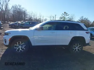 2024 Jeep Grand Cherokee Limited z VIN 1C4RJHBG2RC230115, wystawiony jako IAAI lot #41071409 z przebiegiem 4711 mil mil oraz . Historia ofert i sprzedaży dostępna na DreamBid. Obrazek 14.