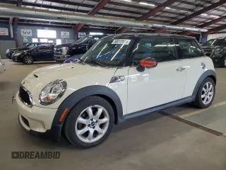 2010 MINI Hardtop S с VIN WMWMF7C53ATZ72835, выставлен на аукционе Copart как лот 57781635 с пробегом 78 931 миль миль и Чистый • Clean title. История ставок и продаж доступна на DreamBid. Изображение 1.
