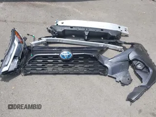 2024 Toyota RAV4 Hybrid XLE Premium z VIN JTMB6RFV5RJ059437, wystawiony jako IAAI lot #42485203 z przebiegiem 4 200 mil mil oraz . Historia ofert i sprzedaży dostępna na DreamBid. Obrazek 12.