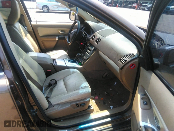 2014 Volvo XC90 with VIN YV4952CYXE1685158, listed as a IAAI auction lot 36913252 with 76,316 mi miles. Bid and sale history available at carsss.com. Image 5.