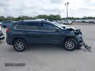 2018 Jeep Cherokee Latitude Plus with VIN 1C4PJMLX8JD603977, listed as a IAAI auction lot 41571092 with 113,554 mi miles and . Bid and sale history available at DreamBid. Image 13.