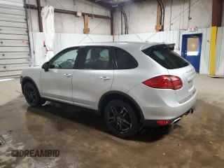 2014 Porsche Cayenne с VIN WP1AA2A21ELA00526, выставлен на аукционе Copart как лот 54238525 с пробегом 101 437 миль миль и Списание • Salvage title. История ставок и продаж доступна на DreamBid. Изображение 2.