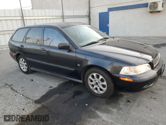 2001 Volvo V40 z VIN YV1VW29551F747214, wystawiony jako Copart lot #44844735 z przebiegiem 183 144 mil mil oraz Czysty tytuł • Clean title. Historia ofert i sprzedaży dostępna na DreamBid. Obrazek 4.