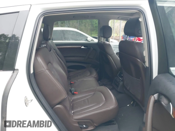 2015 Audi Q7 Premium Plus с VIN WA1LGAFE7FD027337, выставлен на аукционе IAAI как лот 42182400 с пробегом 82 269 миль миль и . История ставок и продаж доступна на DreamBid. Изображение 8.