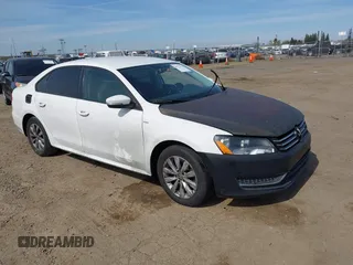 2015 Volkswagen Passat Limited Edition Edition z VIN 1VWAT7A39FC082523, wystawiony jako IAAI lot #41773358 z przebiegiem 217 069 mil mil oraz . Historia ofert i sprzedaży dostępna na DreamBid. Obrazek 1.