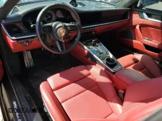 2022 Porsche 911 Turbo S z VIN WP0AD2A91NS255804, wystawiony jako Copart lot #56250395 z przebiegiem 5193 mil mil oraz Szkody całkowita. Historia ofert i sprzedaży dostępna na DreamBid. Obrazek 8.
